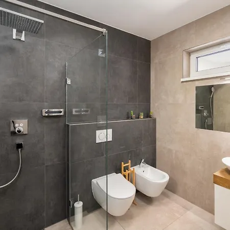 Slnecny Dom Pri Jazere