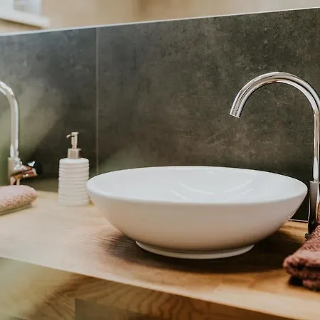 Slnecny Dom Pri Jazere Vila *