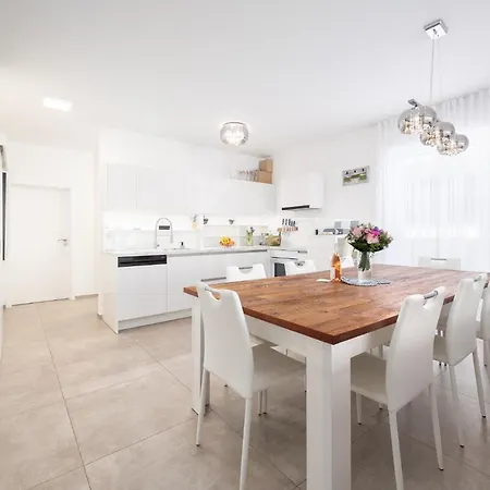 Vila Slnecny Dom Pri Jazere Hruba Borsa