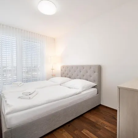 Slnecny Dom Pri Jazere Villa Hruba Borsa