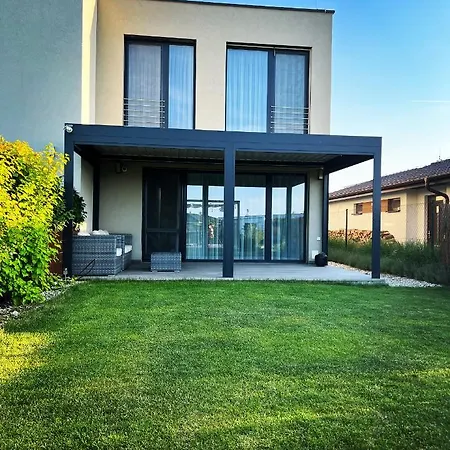 Villa Slnecny Dom Pri Jazere *