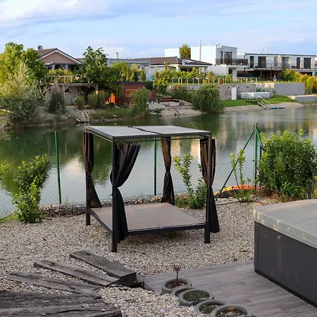 Slnecny Dom Pri Jazere Vila