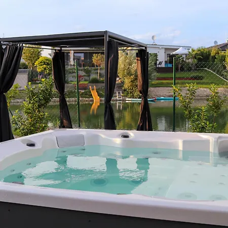 Slnecny Dom Pri Jazere Vila *