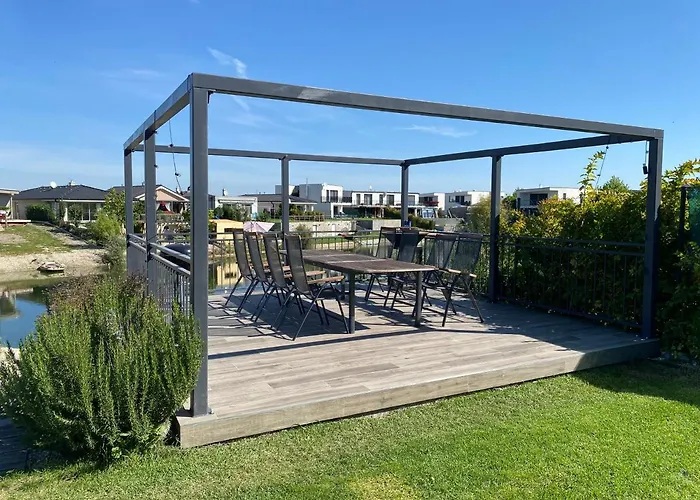 Slnecny Dom Pri Jazere Villa