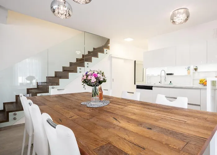 Slnecny Dom Pri Jazere Villa