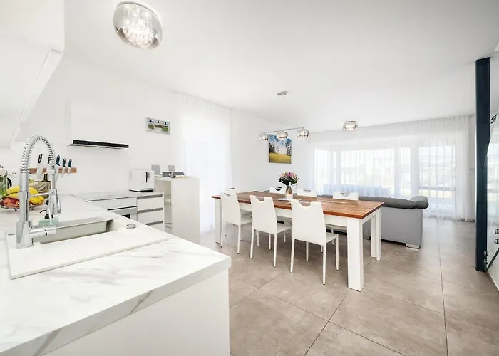 Slnecny Dom Pri Jazere