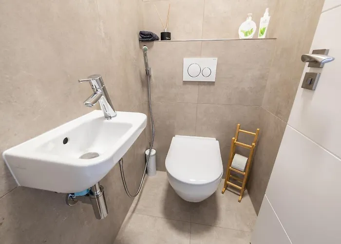 Slnecny Dom Pri Jazere Villa