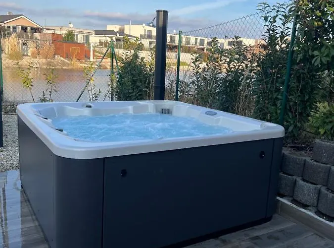 Slnecny Dom Pri Jazere Hruba Borsa