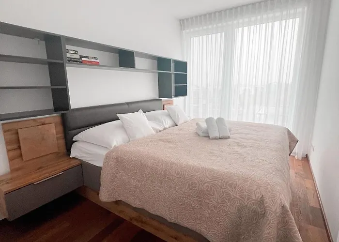 Slnecny Dom Pri Jazere Hruba Borsa