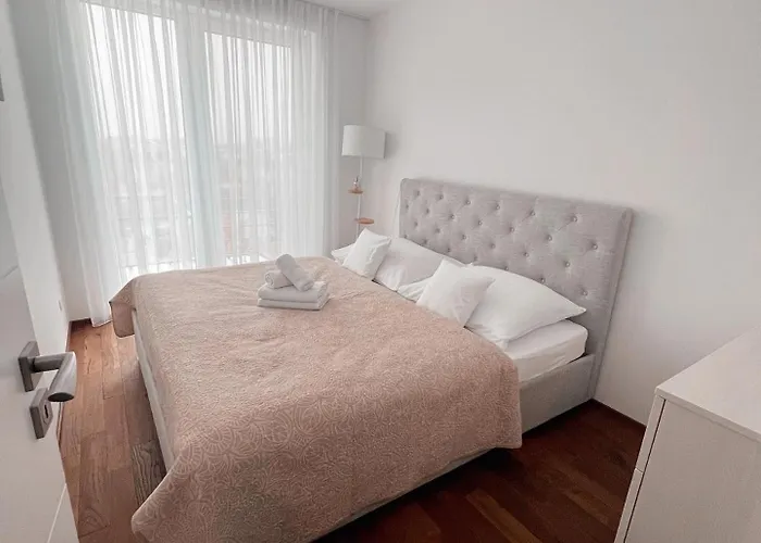 Slnecny Dom Pri Jazere Hruba Borsa