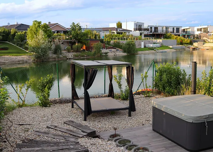 Slnecny Dom Pri Jazere Villa